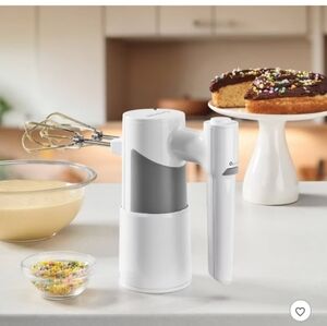 Cuisinart 5-Speed Ergonomic Hand Mixer with Case 